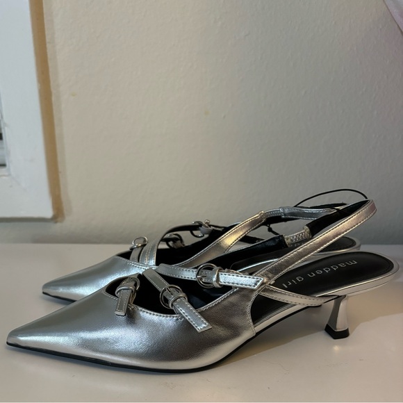 SOLD DO NOT BUY Steve Madden Madden Girl Silver Metallic Kitten Heel Slingback - Picture 2 of 5